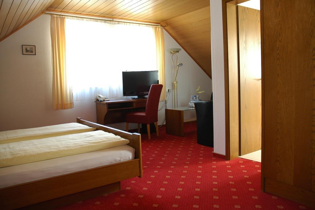 Hotel-Garni 'Zum Weinkrug' Sommerhausen Ruang foto