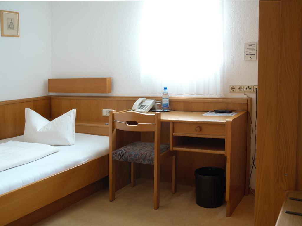 Hotel-Garni 'Zum Weinkrug' Sommerhausen Ruang foto