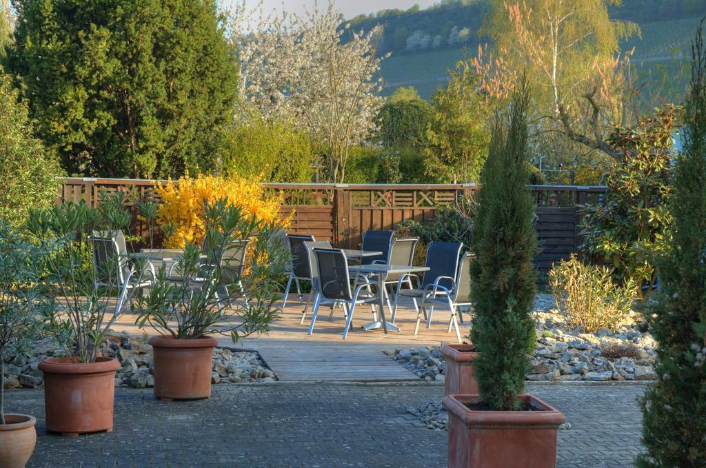Hotel-Garni 'Zum Weinkrug' Sommerhausen Bagian luar foto