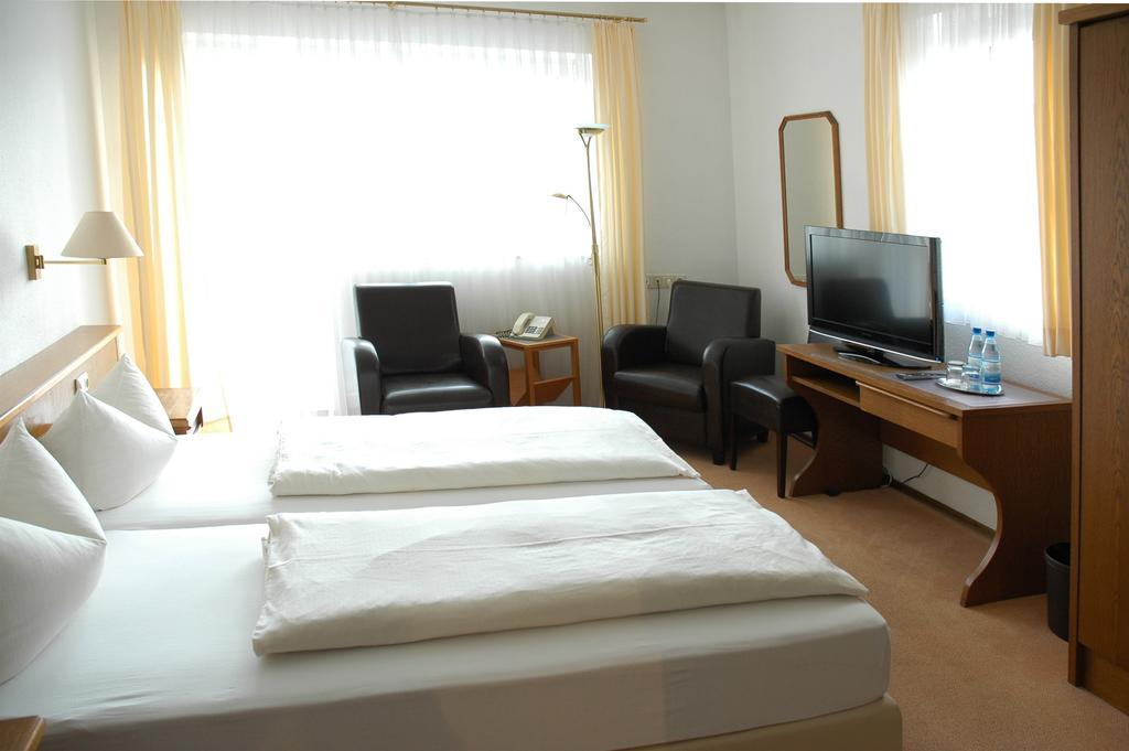 Hotel-Garni 'Zum Weinkrug' Sommerhausen Ruang foto
