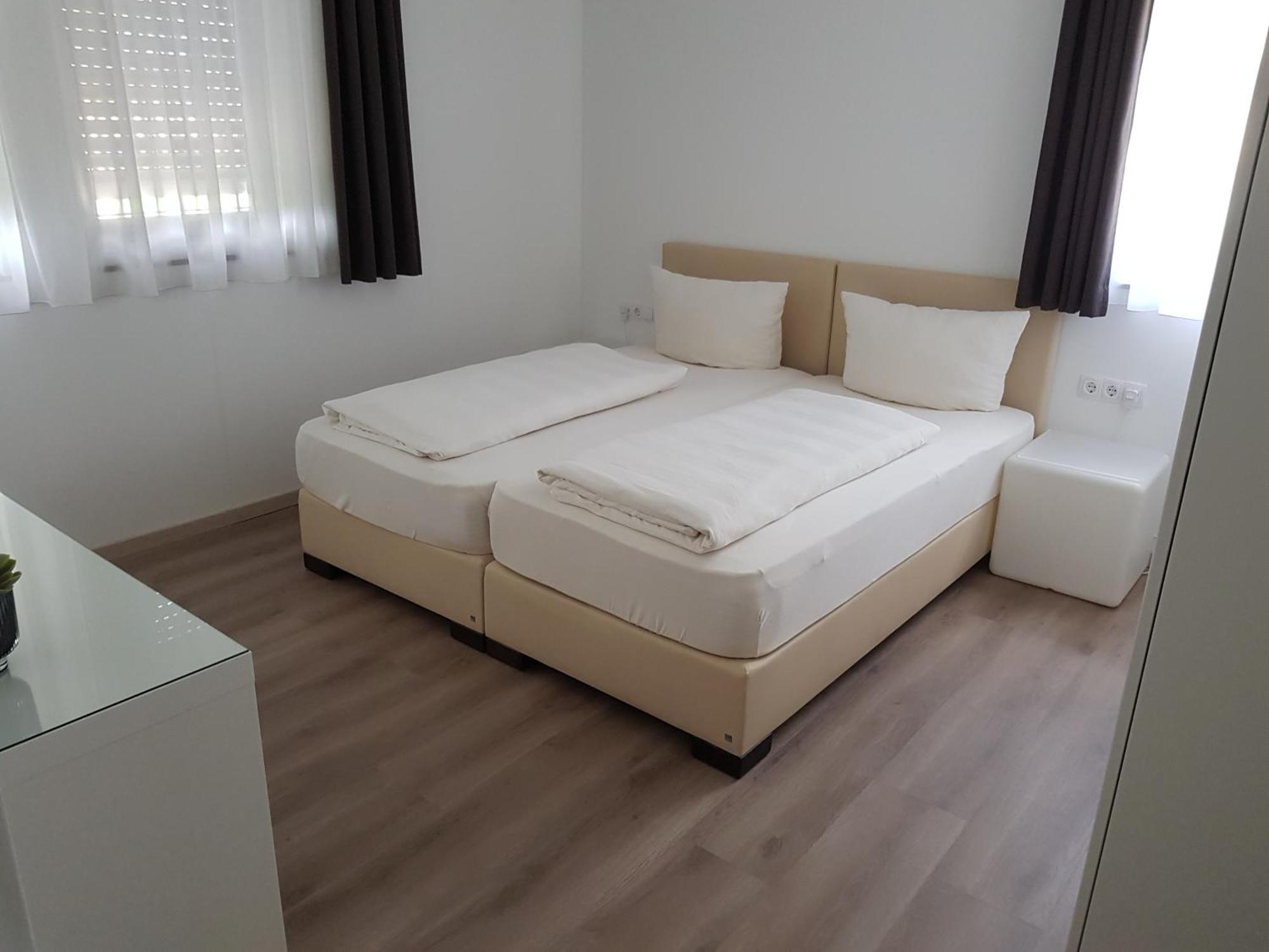 Hotel-Garni 'Zum Weinkrug' Sommerhausen Ruang foto